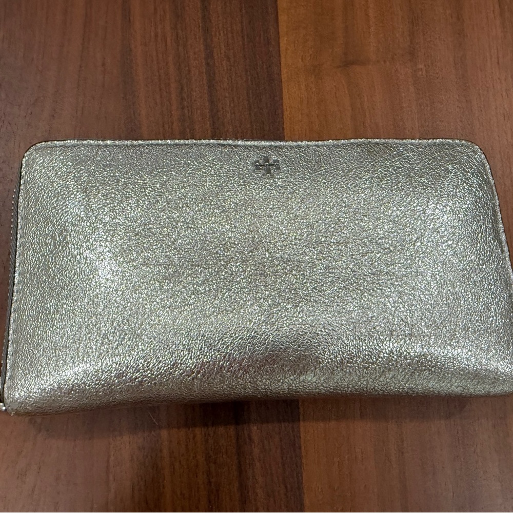Tory Burch Silver Wallet Shimmery Metallic Finish